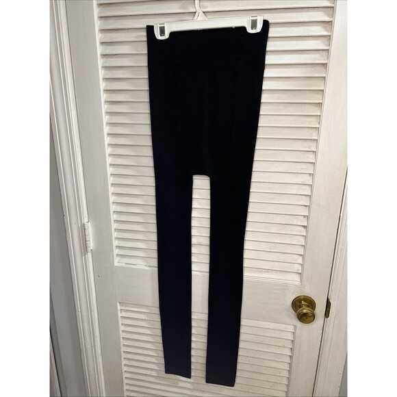 Blissful Benefits By Warner's Women’s 2XL/3XL Black Leggings, Athletic, Comfort - Picture 3 of 3